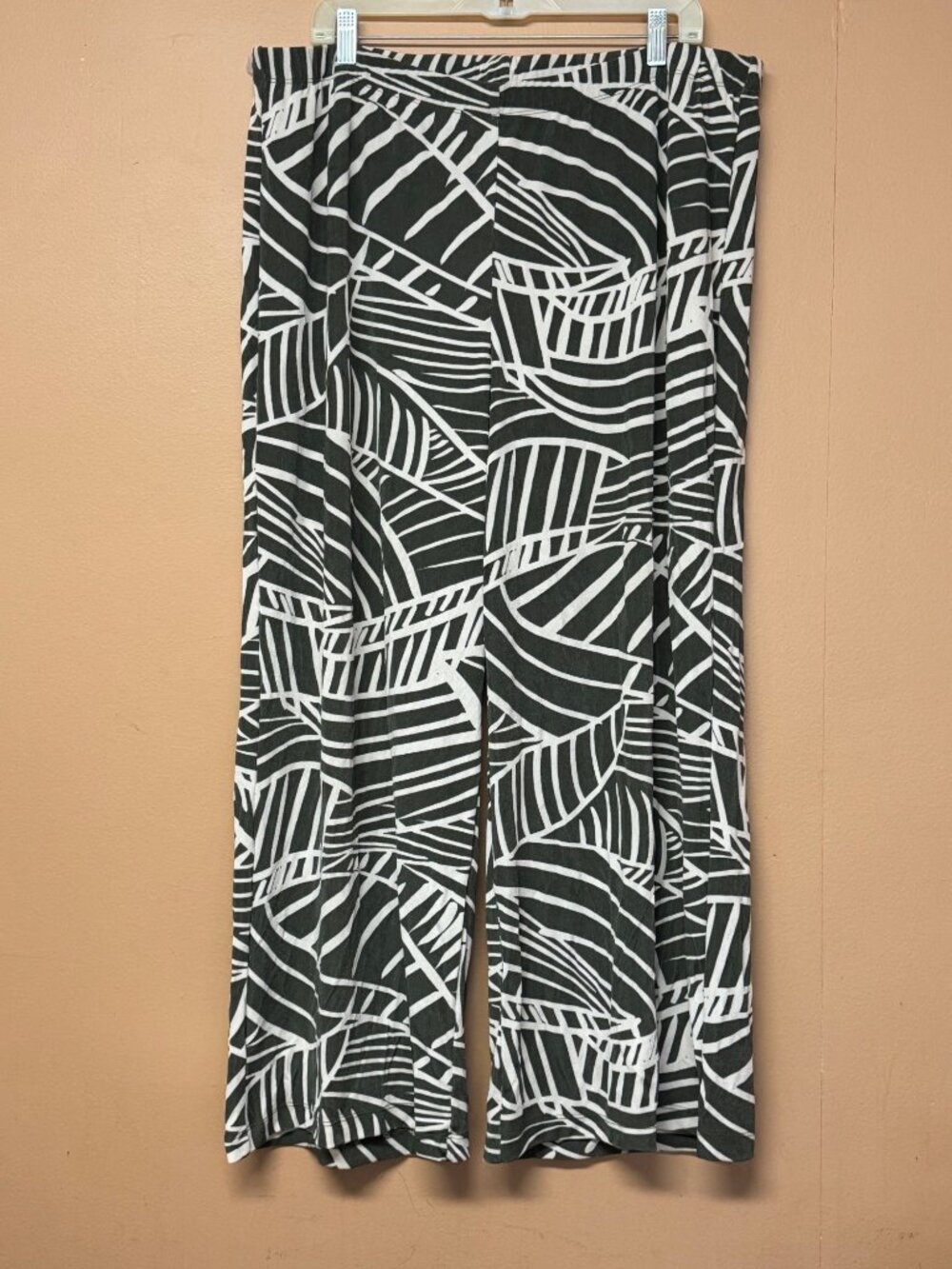 Chico's Travelers Leaves Short Palazzo Wide Leg Pull On Pants 3 Tropical Slinky
